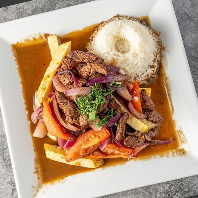 Lomo Saltado.
