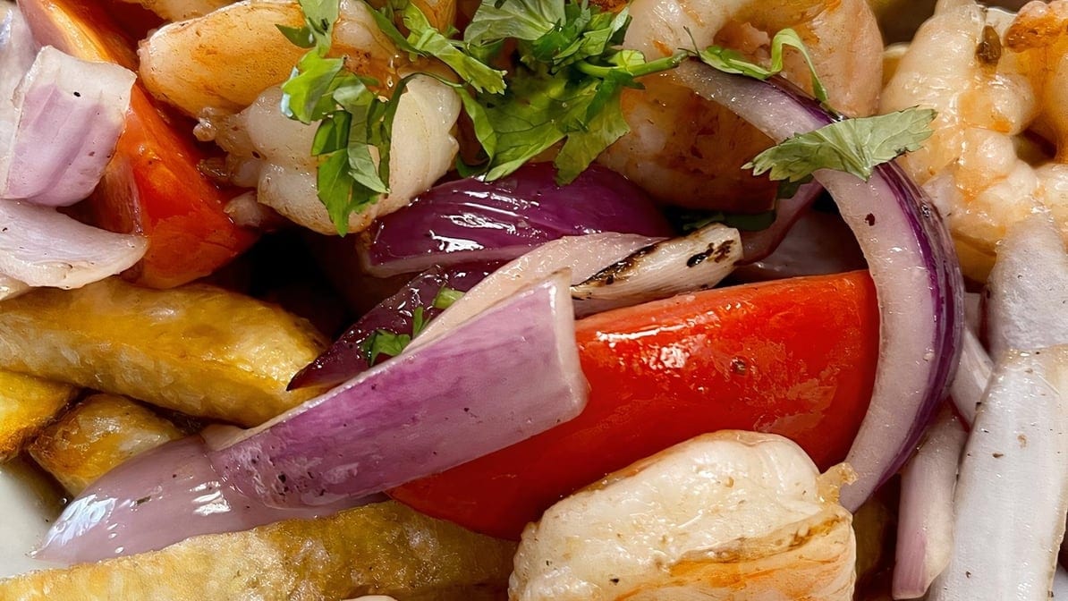 Saltado De Camarones.