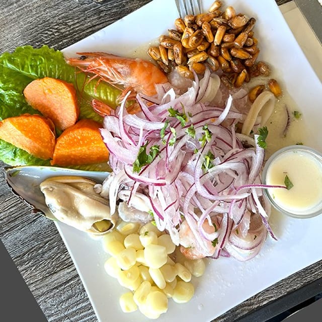 Ceviche Mixto.